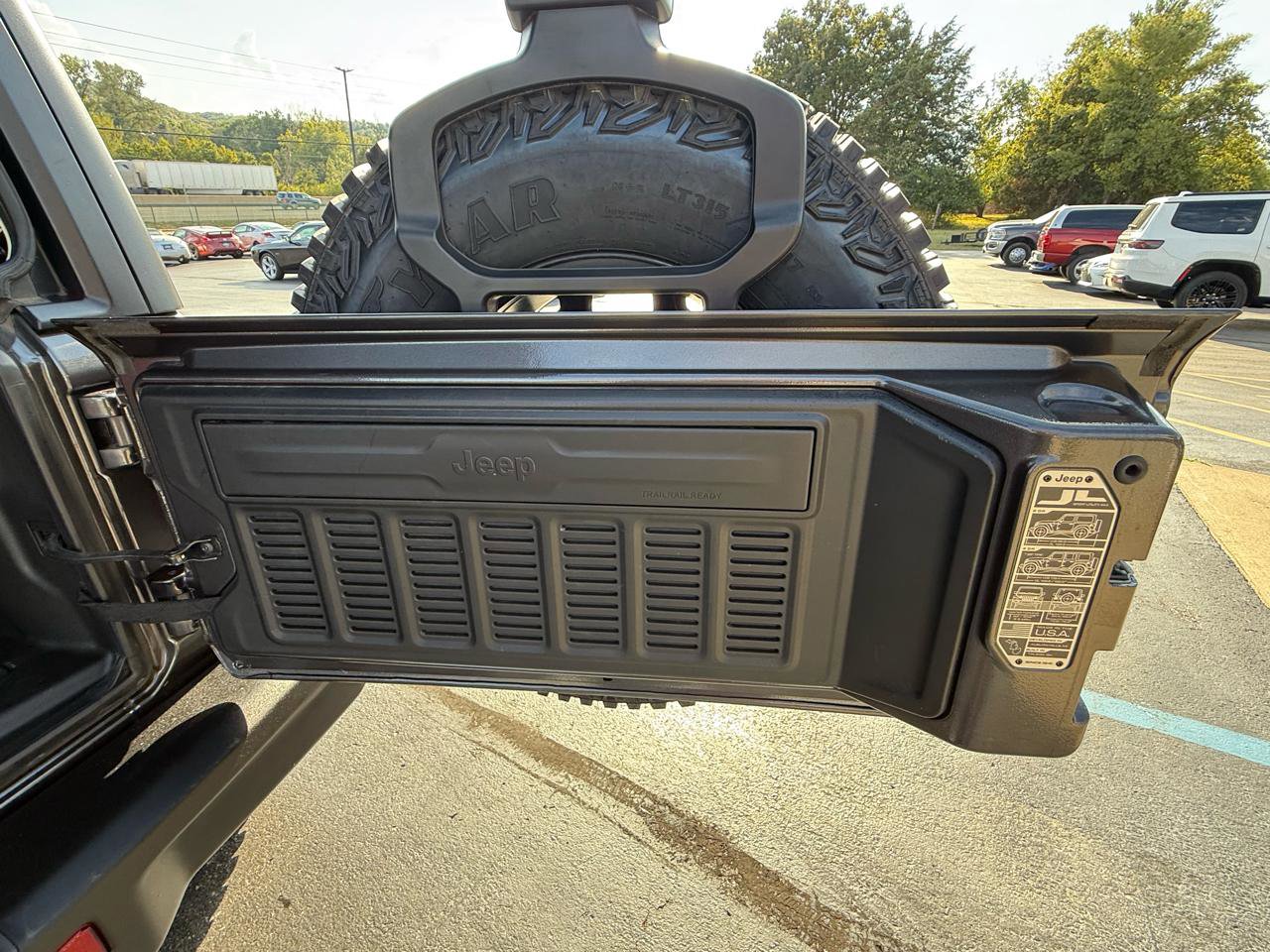 Used 2022 Jeep Wrangler Unlimited Rubicon 4xe w/ Dual Top Group image 35