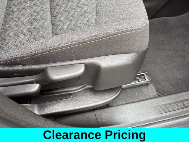 Used 2022 Chevrolet Equinox LT w/ Driver Convenience Package image 41
