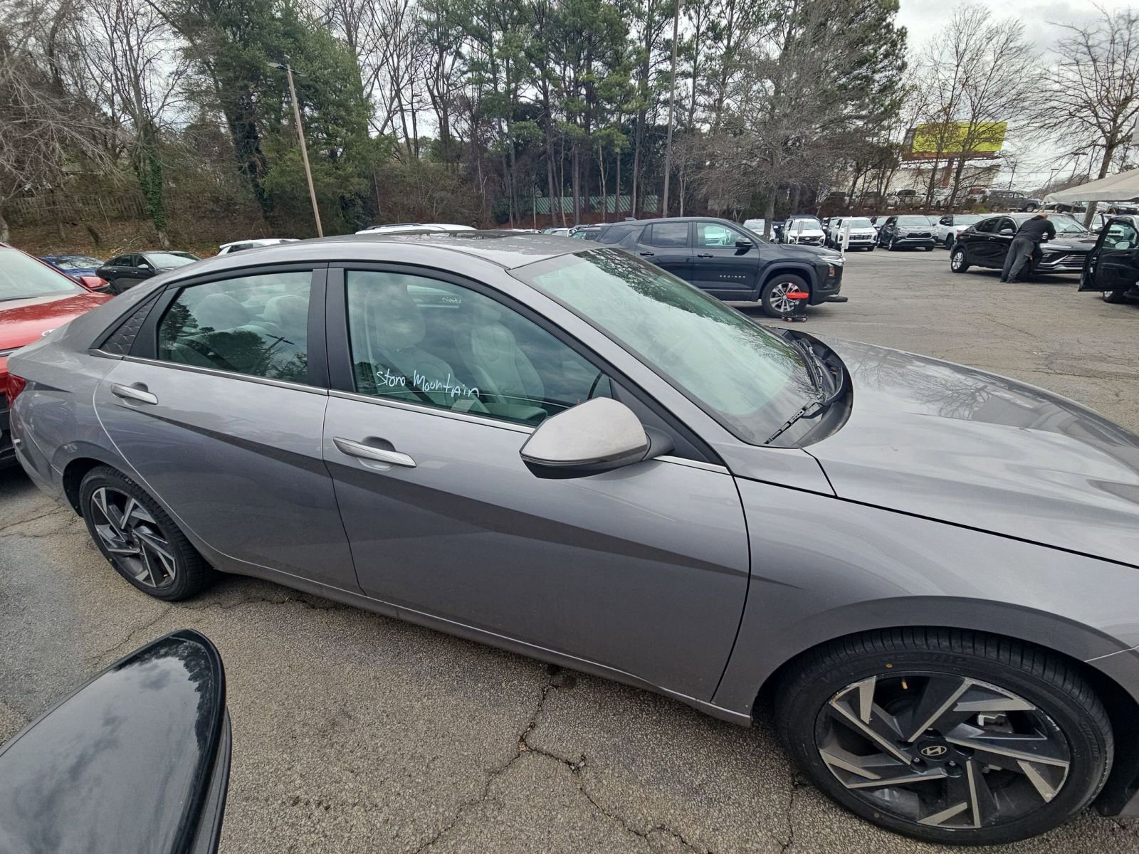 Used 2025 Hyundai Elantra Limited image 2