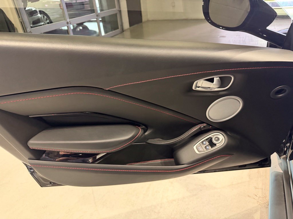 Used 2020 Aston Martin V8 Vantage Coupe RWD image 31