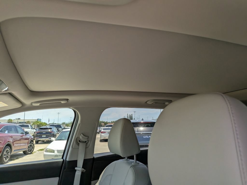 Certified 2024 Kia Sorento EX w/ Panoramic Sunroof Package FWD image 23