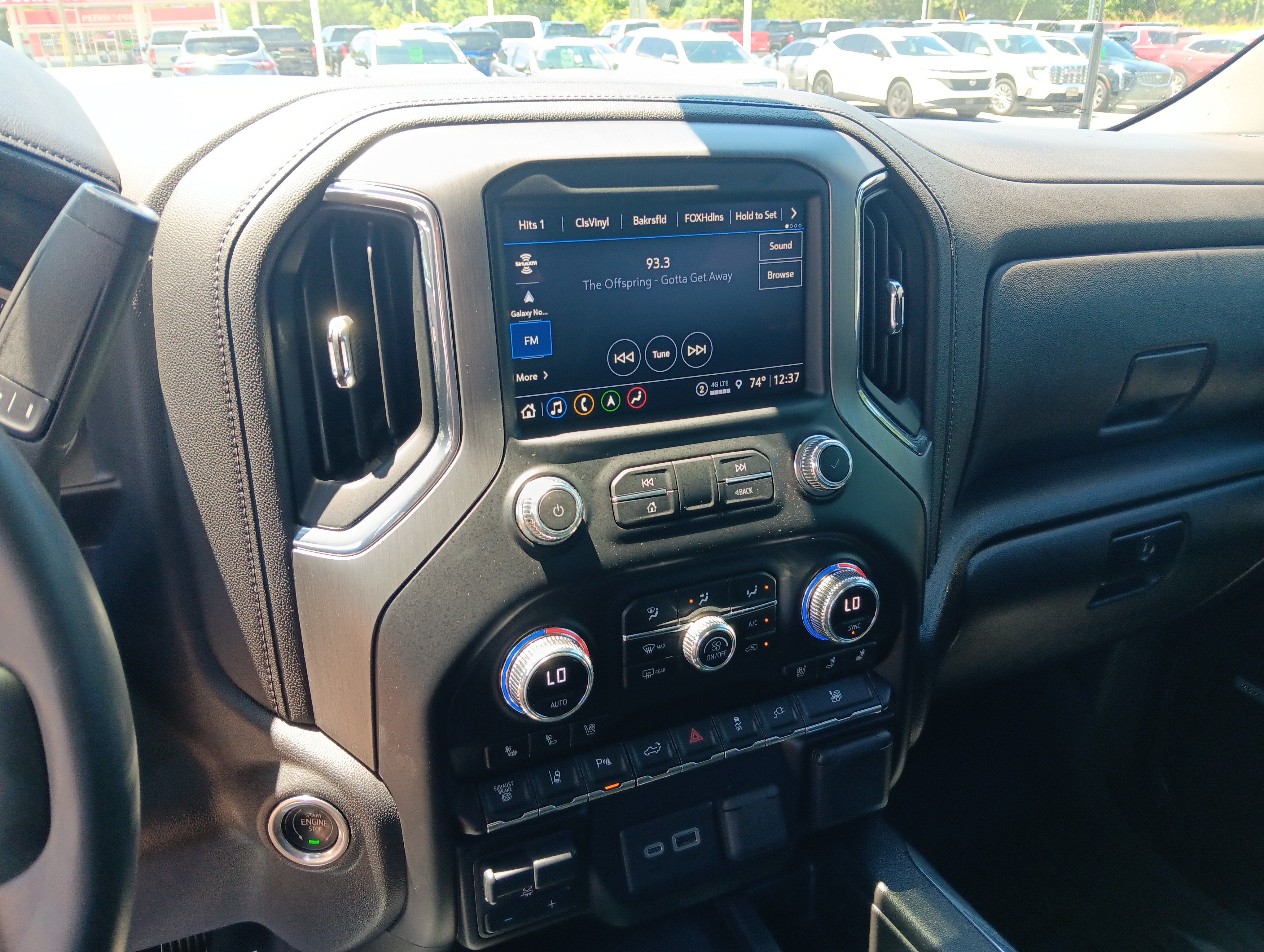 Used 2023 GMC Sierra 3500 Denali w/ Denali Ultimate Package AWD/4WD image 10