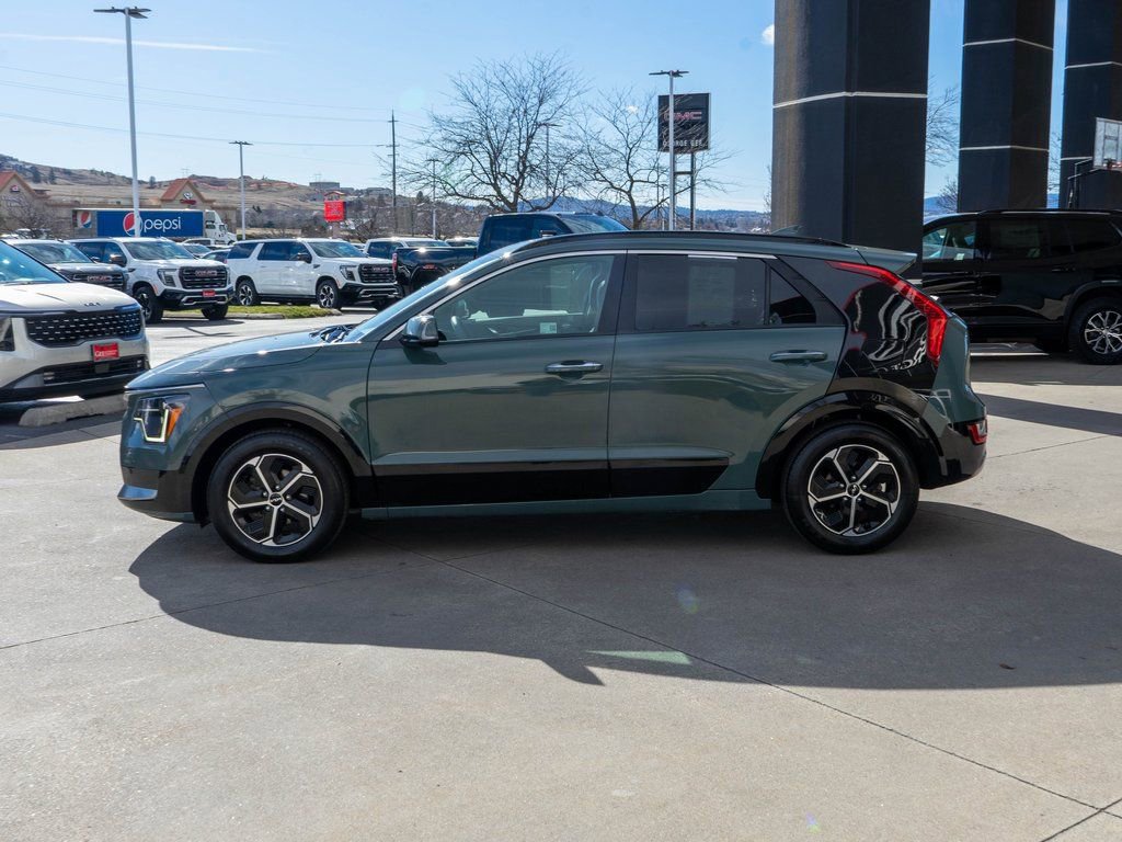 Used 2023 Kia Niro SX Touring FWD image 4