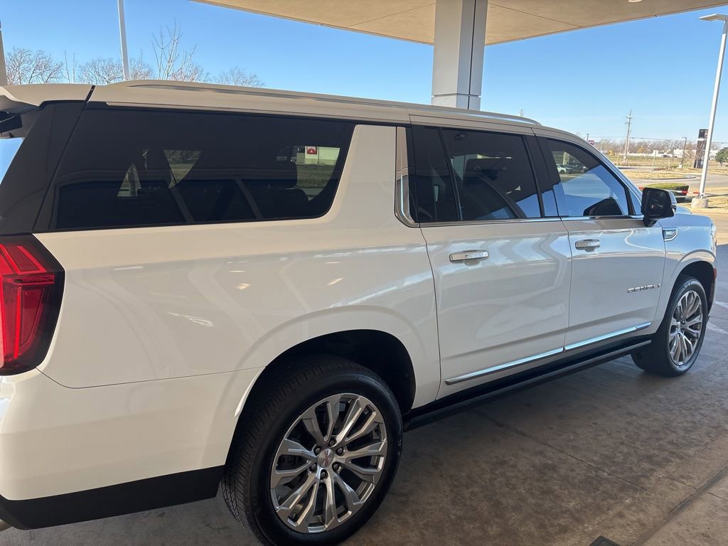 Used 2021 GMC Yukon XL Denali w/ Denali Premium Package AWD/4WD video 3