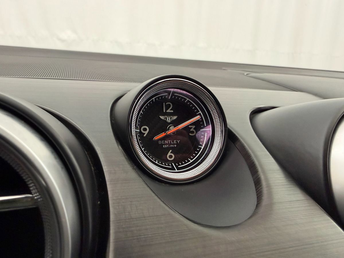 Used 2017 Bentley Bentayga image 16