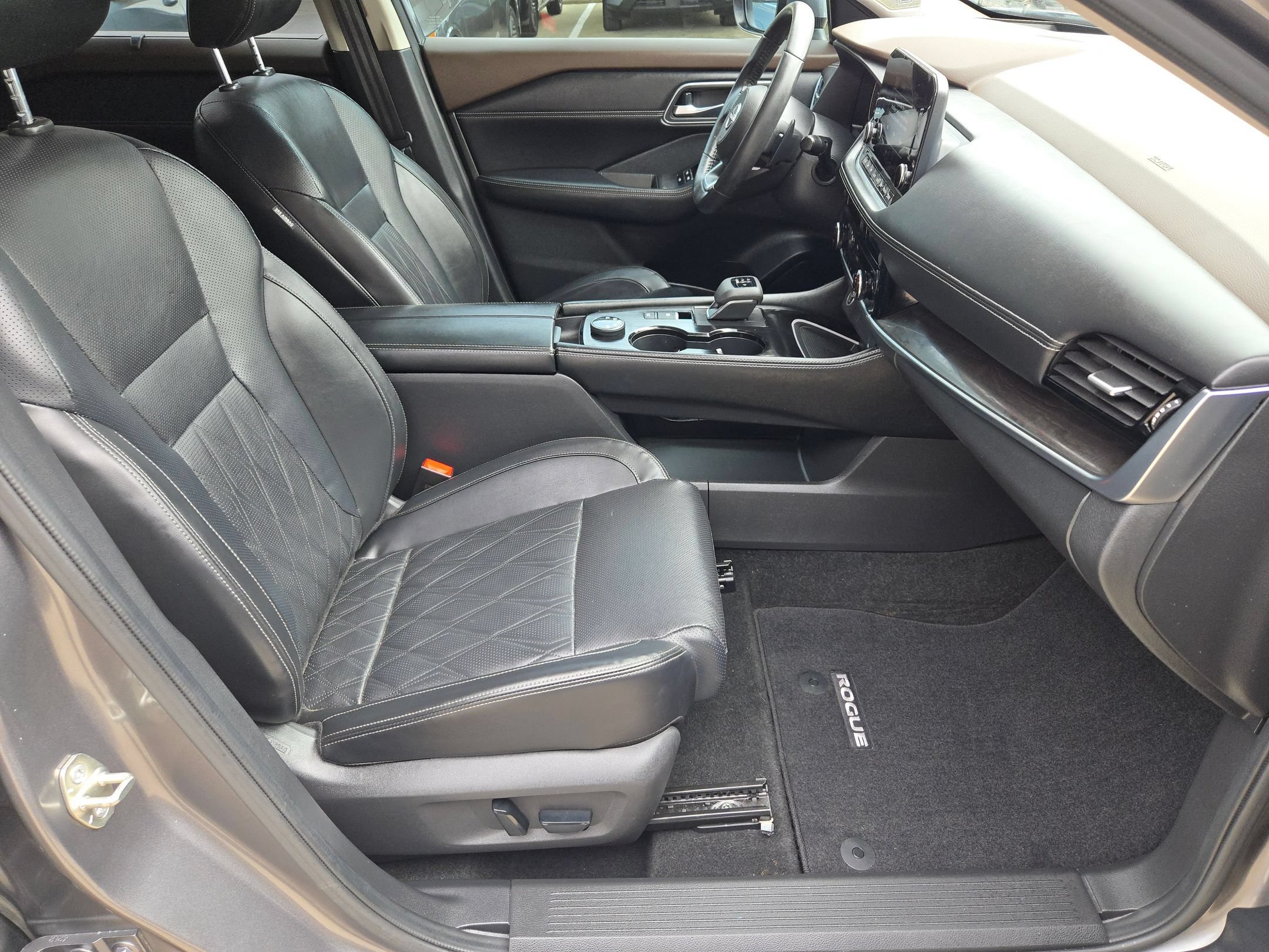 Certified 2023 Nissan Rogue Platinum w/ Platinum Premium Package AWD/4WD image 27