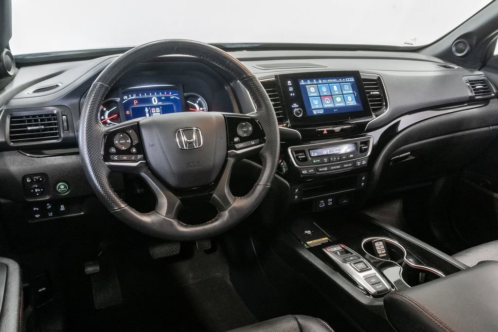 Used 2025 Honda Passport Black Edition image 7