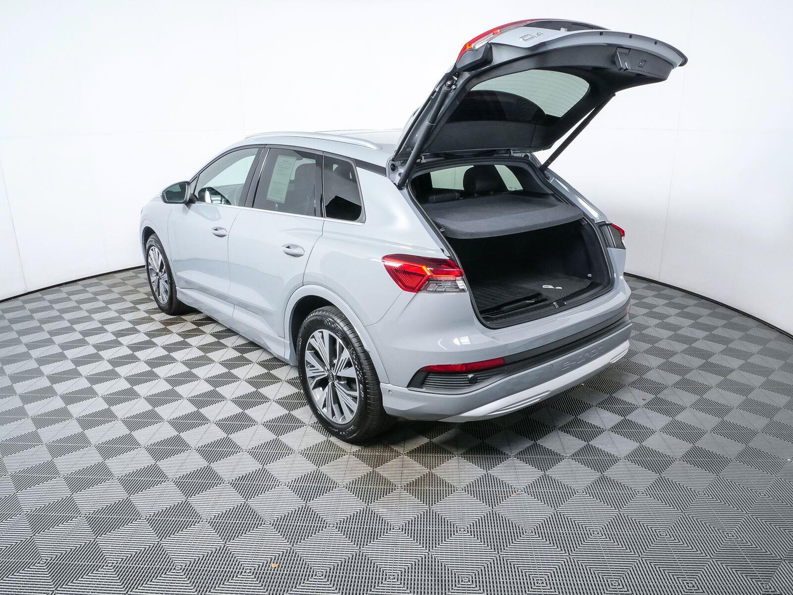 Used 2023 Audi Q4 e-tron Premium Plus w/ Premium Plus RWD image 29