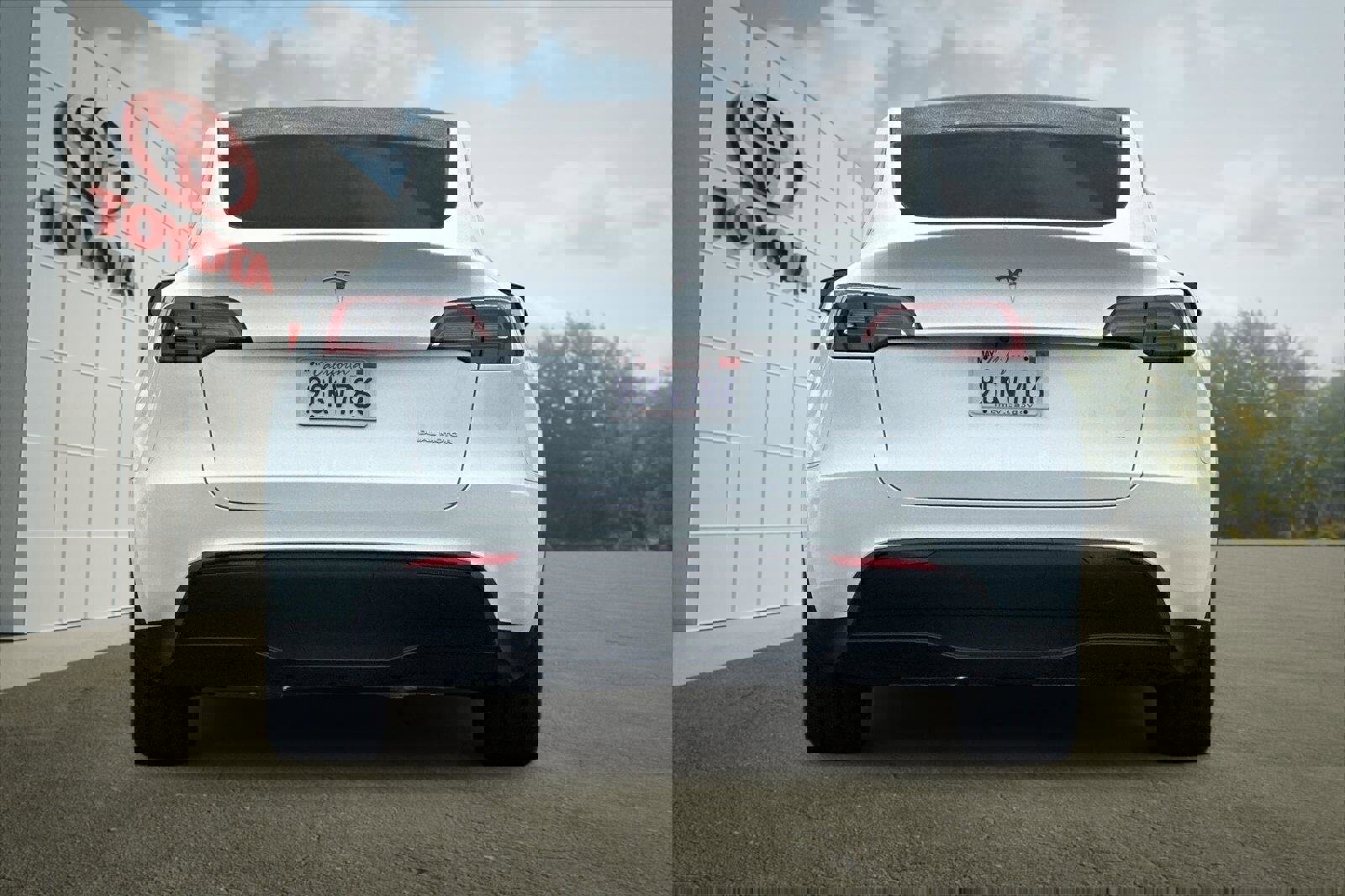 Used 2023 Tesla Model Y Long Range image 4