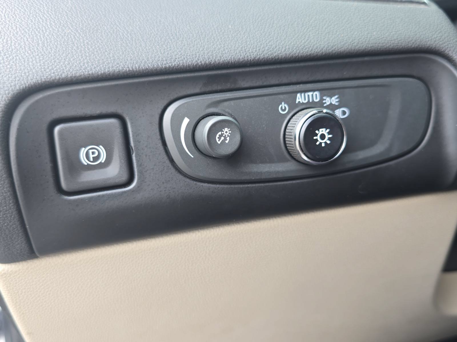 Used 2019 Buick Enclave Essence FWD image 27
