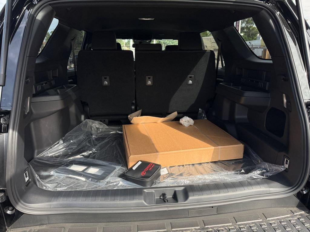 New 2026 Toyota 4Runner SR5 AWD/4WD image 23