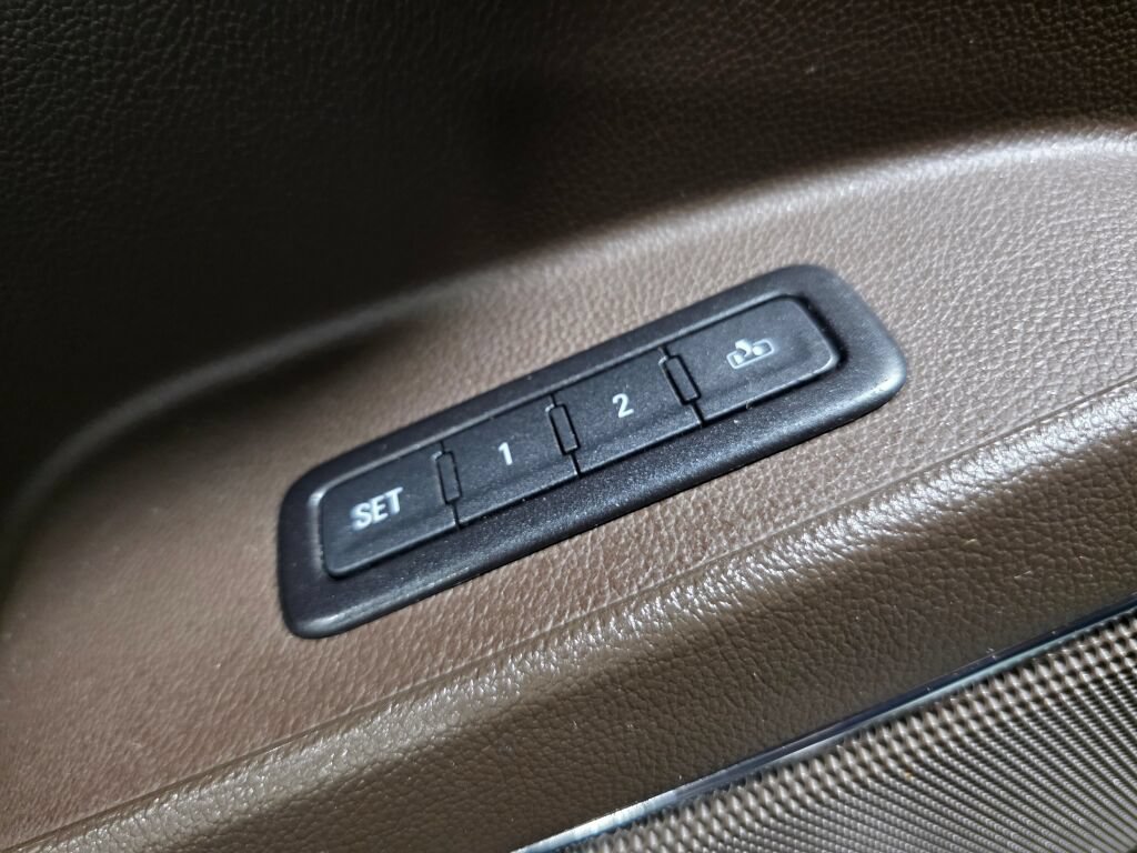 Used 2018 Chevrolet Tahoe Premier AWD/4WD image 19