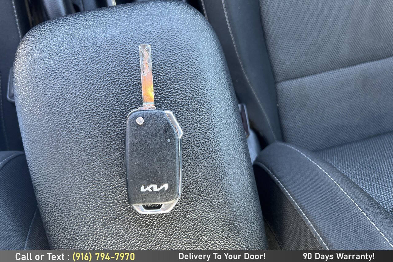 Used 2024 Kia Forte LXS FWD image 17