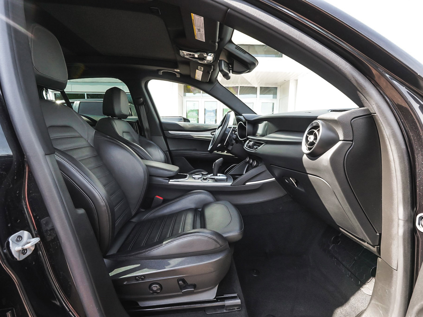 Used 2022 Alfa Romeo Stelvio Veloce AWD/4WD image 41