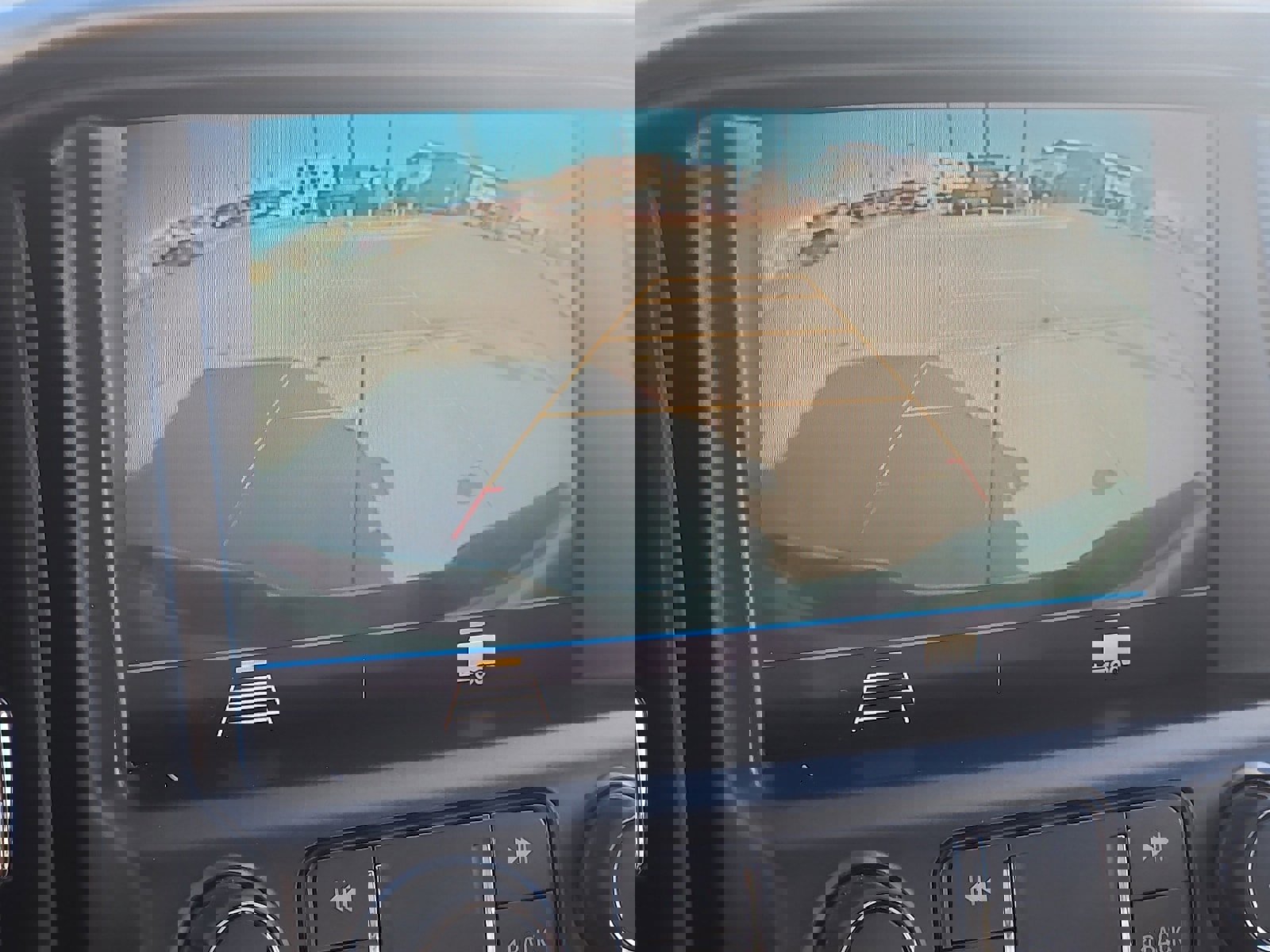 Used 2022 Chevrolet Colorado LT w/ Luxury Package image 16