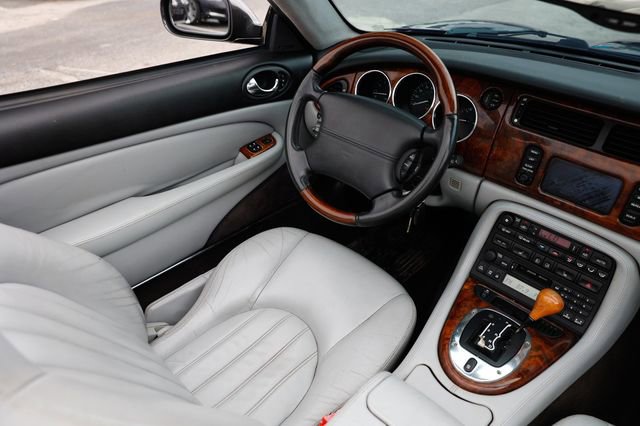Used 2003 Jaguar XK8 Convertible image 25