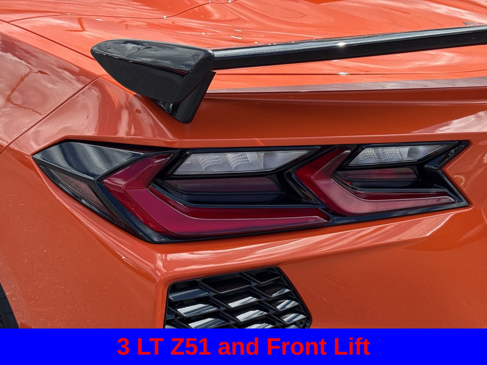 Used 2025 Chevrolet Corvette Stingray Premium Conv w/ Z51 Performance Package RWD image 11