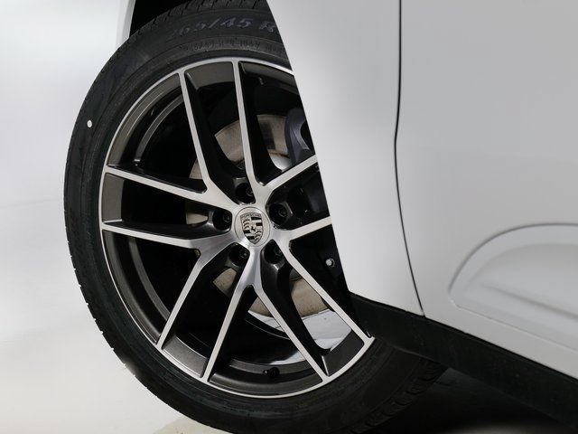 Certified 2026 Porsche Macan AWD/4WD image 33
