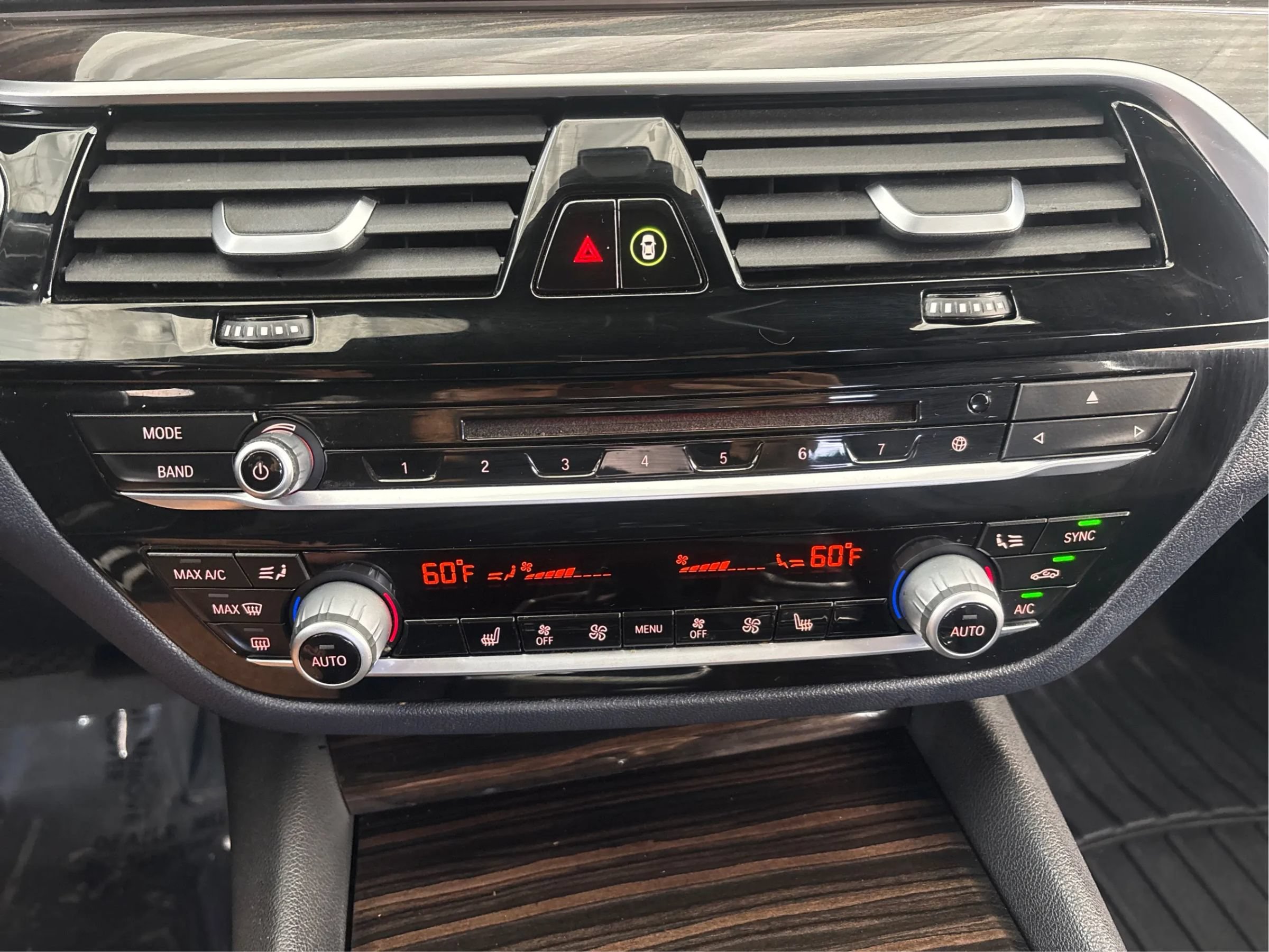 Used 2018 BMW 530i xDrive AWD/4WD image 37