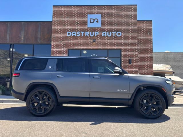 Used 2024 Rivian R1S Adventure image 4
