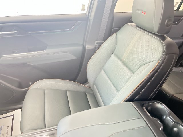 Used 2025 GMC Acadia AT4 w/ Luxury Package AWD/4WD image 29