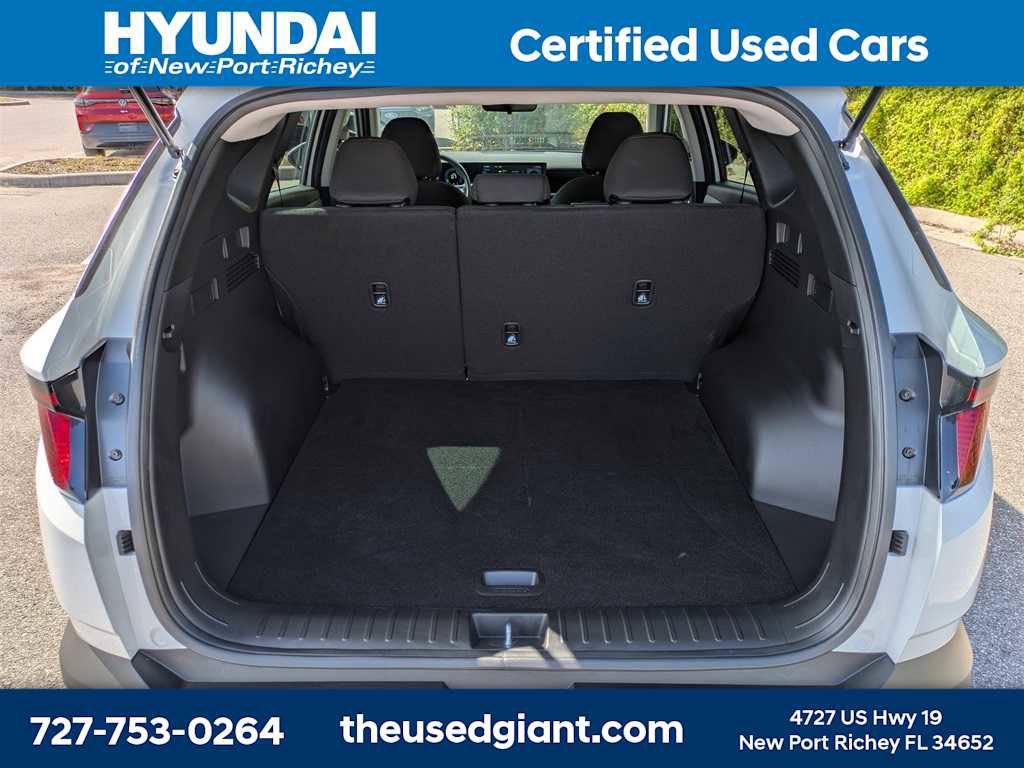 Used 2025 Hyundai Tucson SE image 12