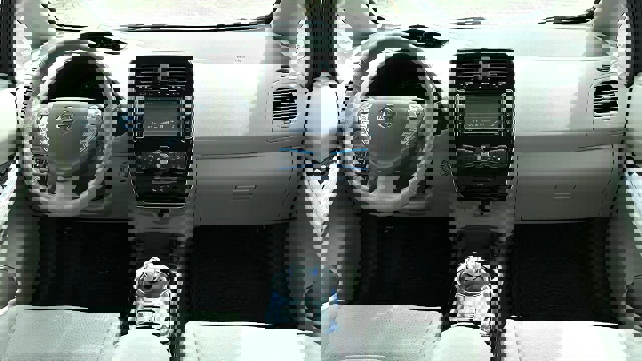 Used 2013 Nissan Leaf SV w/ LED & Quick Charge Pkg image 11