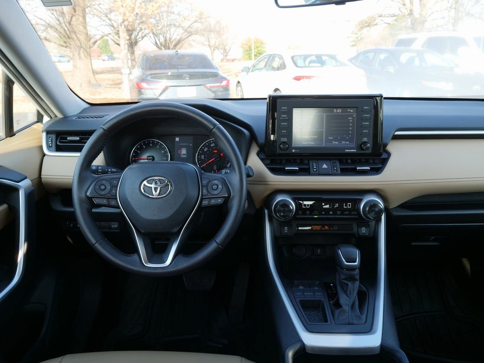 Used 2022 Toyota RAV4 XLE Premium image 20