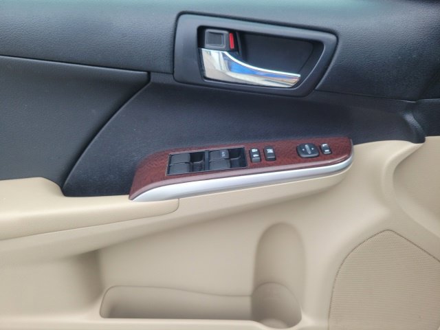 Used 2014 Toyota Camry XLE FWD image 18