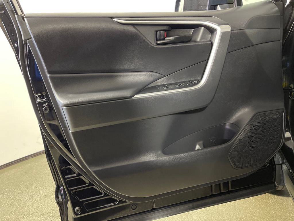 Certified 2024 Toyota RAV4 LE AWD/4WD image 17