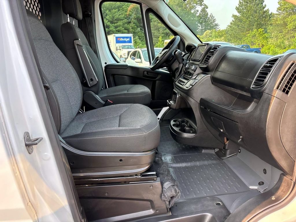 Used 2025 RAM ProMaster 2500 w/ U-Haul Equipment Group FWD image 14