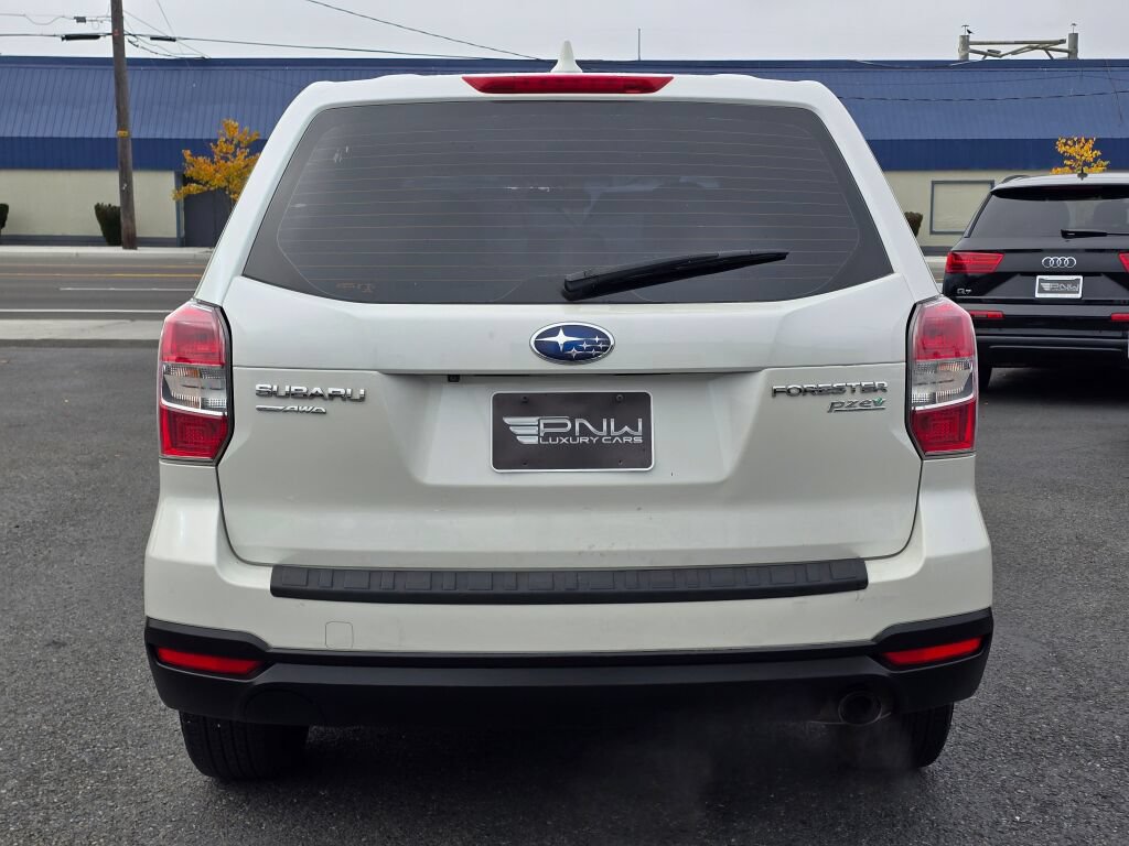Used 2016 Subaru Forester 2.5i AWD/4WD image 7