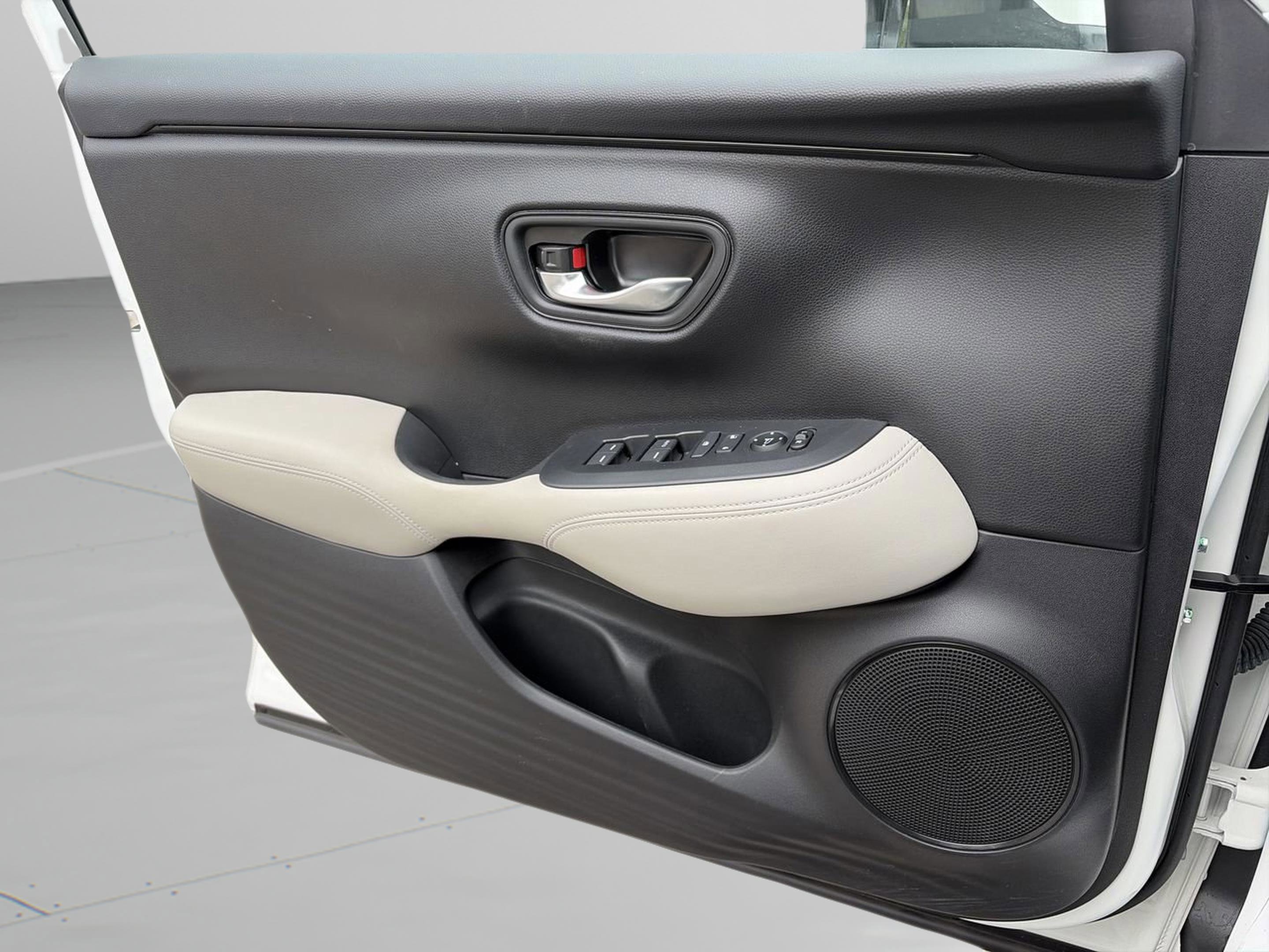 Certified 2023 Honda HR-V LX image 16