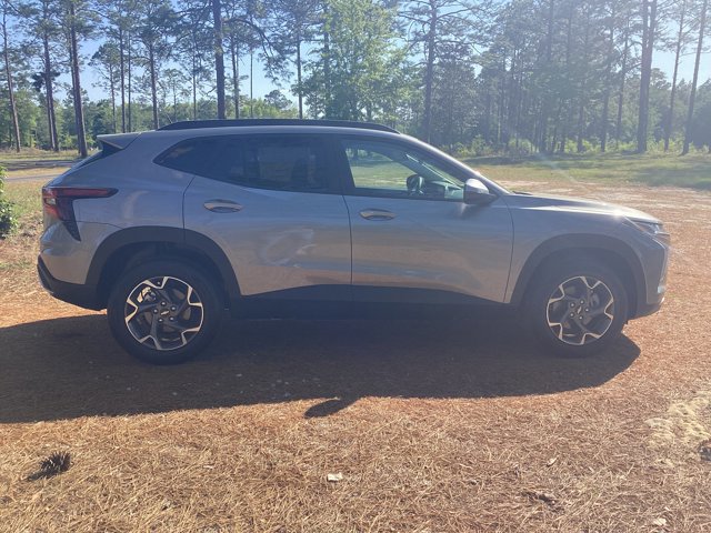 New 2026 Chevrolet Trax LT w/ Driver Confidence Package image 5