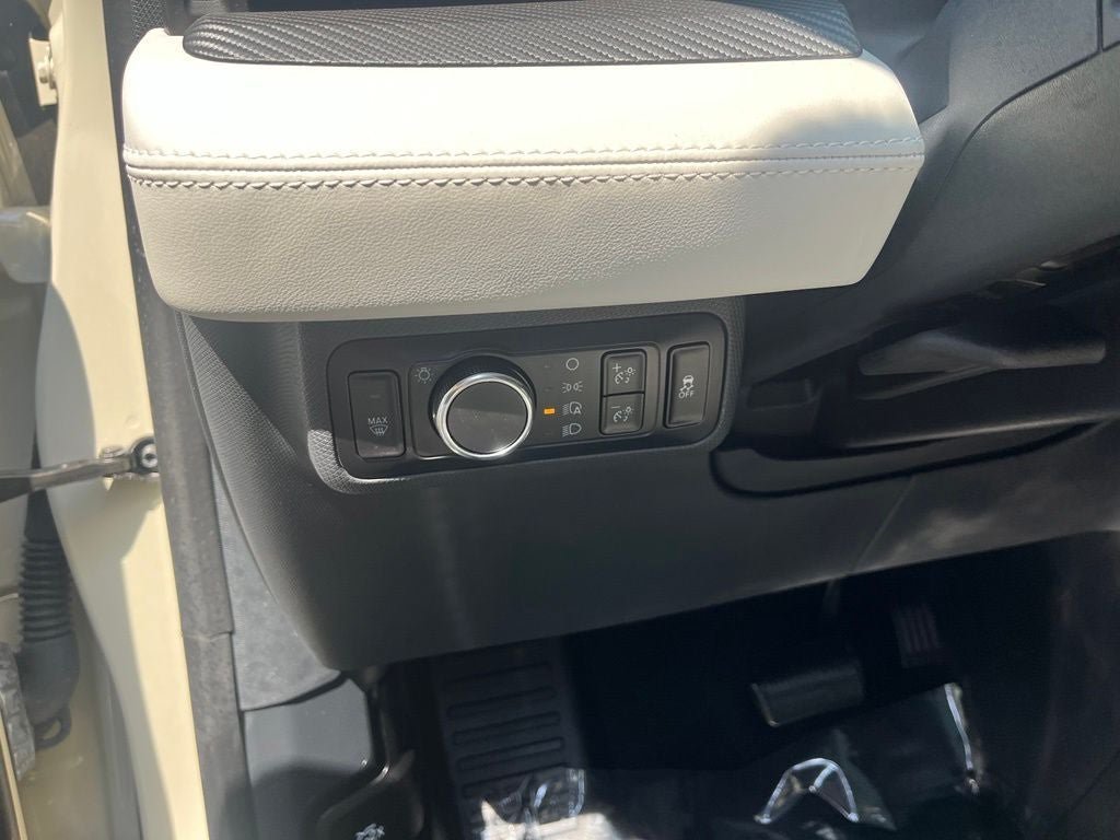 Certified 2025 Ford Mustang Mach-E Premium AWD/4WD image 39
