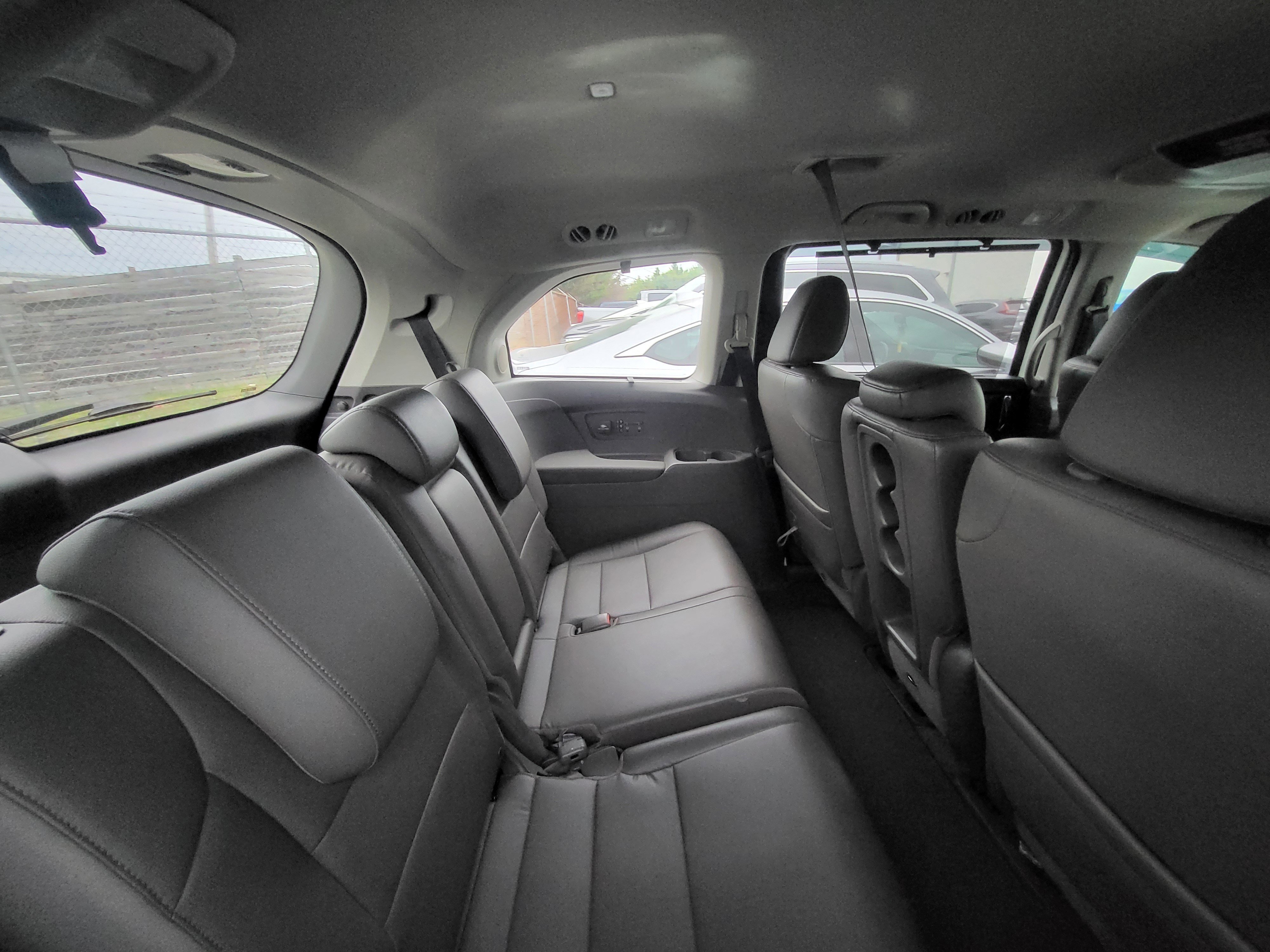 Used 2015 Honda Odyssey Touring Elite image 9