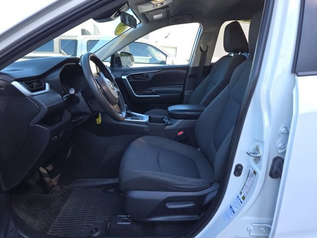 Used 2022 Toyota RAV4 LE AWD/4WD image 36