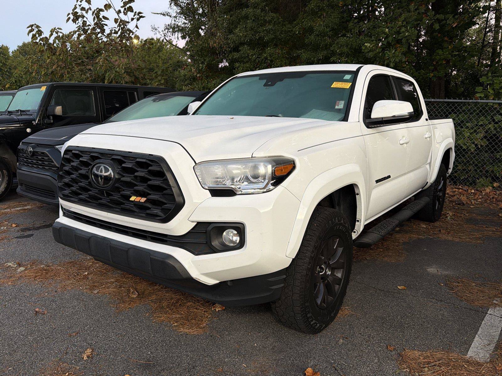 Used 2022 Toyota Tacoma SR5 RWD image 1