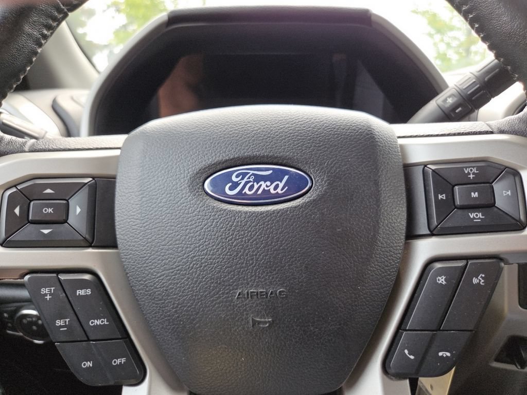 Used 2019 Ford F250 Lariat w/ Lariat Value Package AWD/4WD image 32