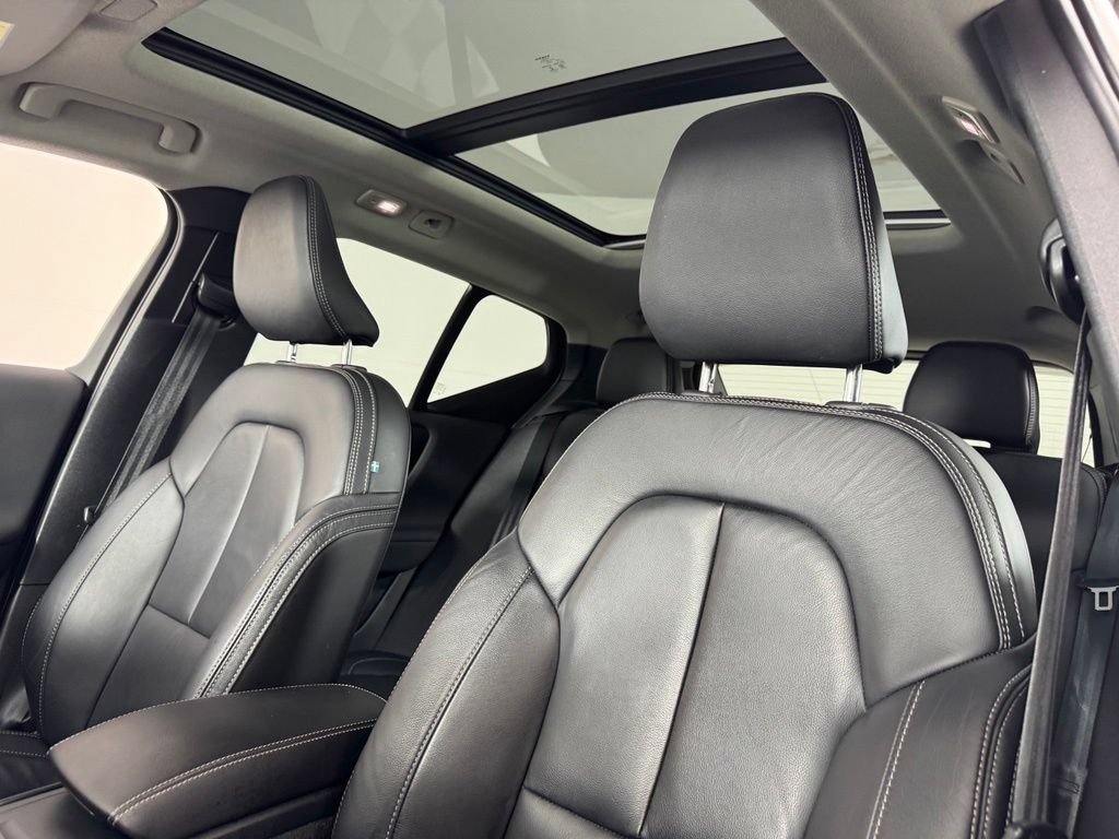 Certified 2023 Volvo XC40 B5 Plus w/ Driver Assist Package AWD/4WD image 19