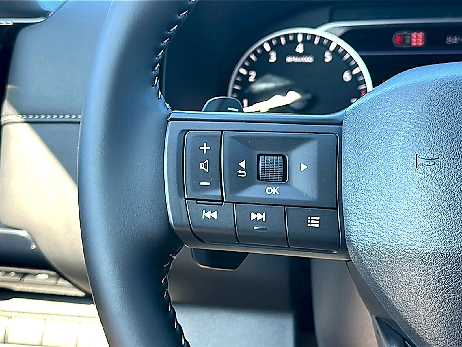 New 2026 Nissan Pathfinder SV FWD image 20