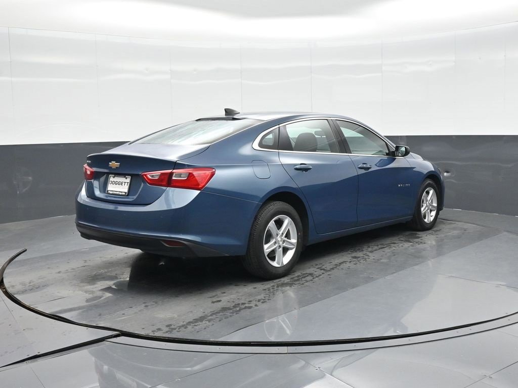 Used 2025 Chevrolet Malibu LS image 4