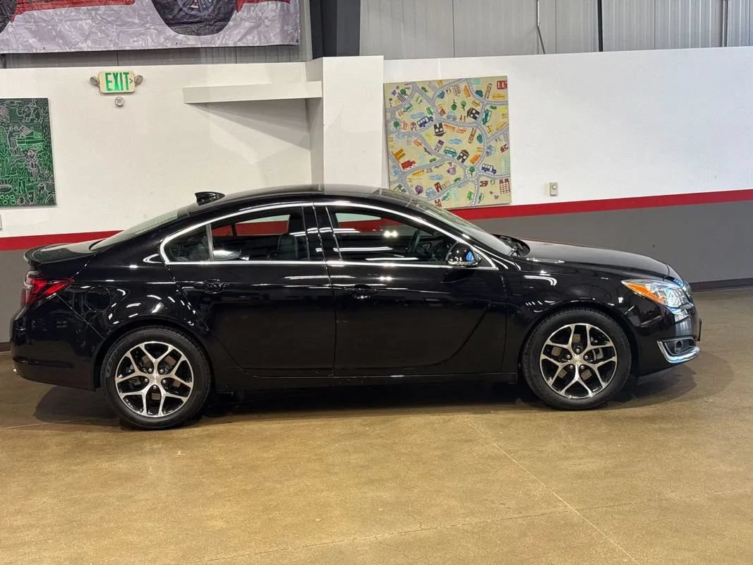 Used 2017 Buick Regal Sport Touring FWD image 58