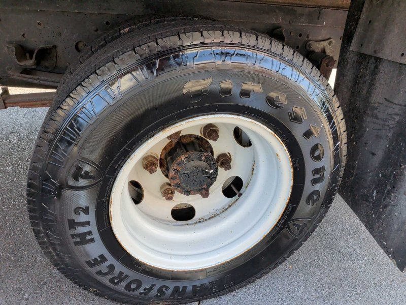 Used 2021 Isuzu NPR RWD image 10