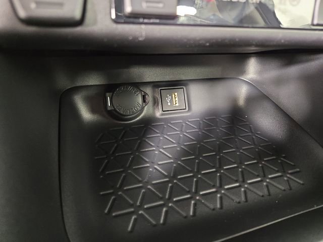 New 2025 Toyota RAV4 XLE image 28