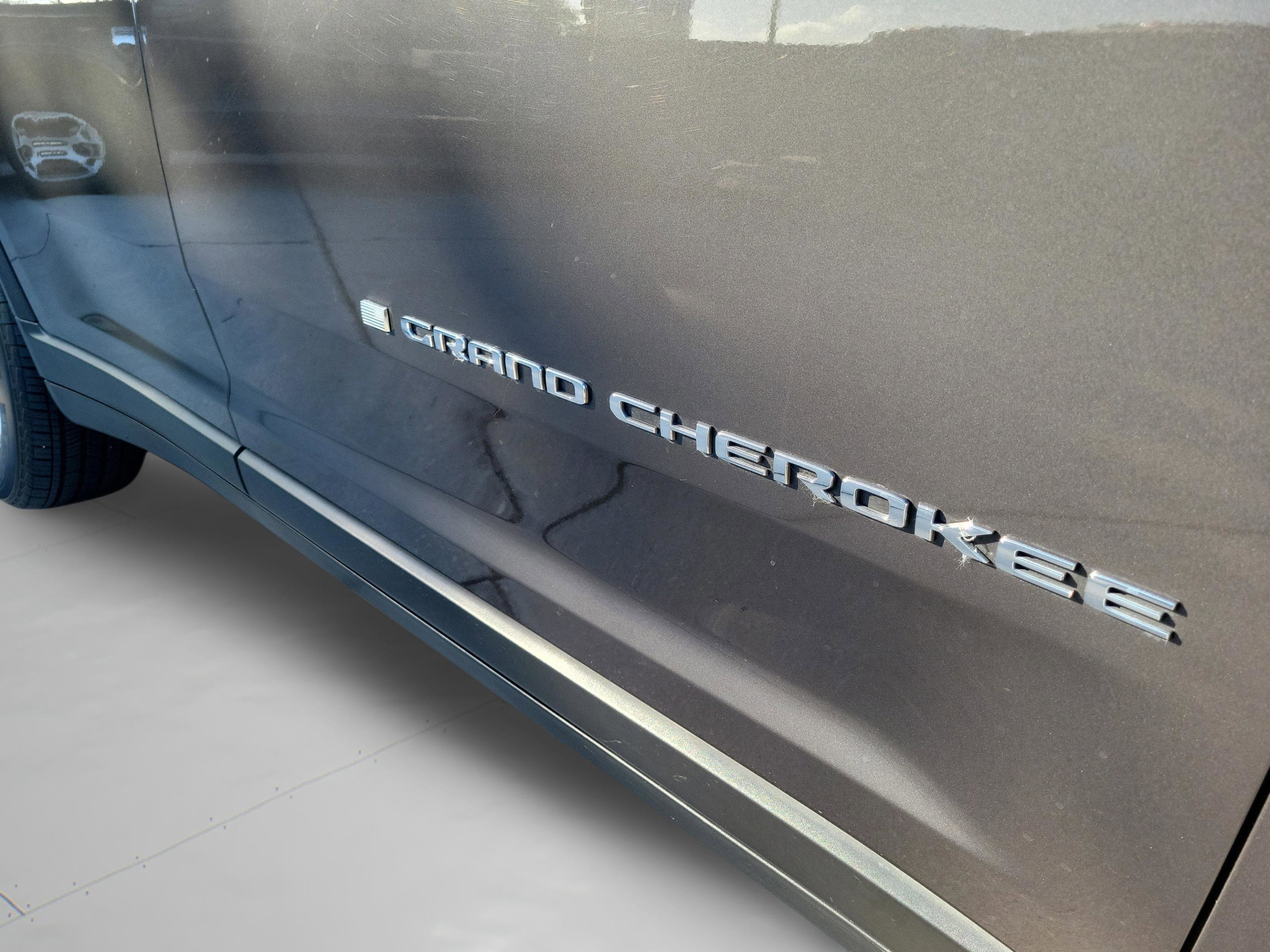 Used 2022 Jeep Grand Cherokee Limited RWD image 30