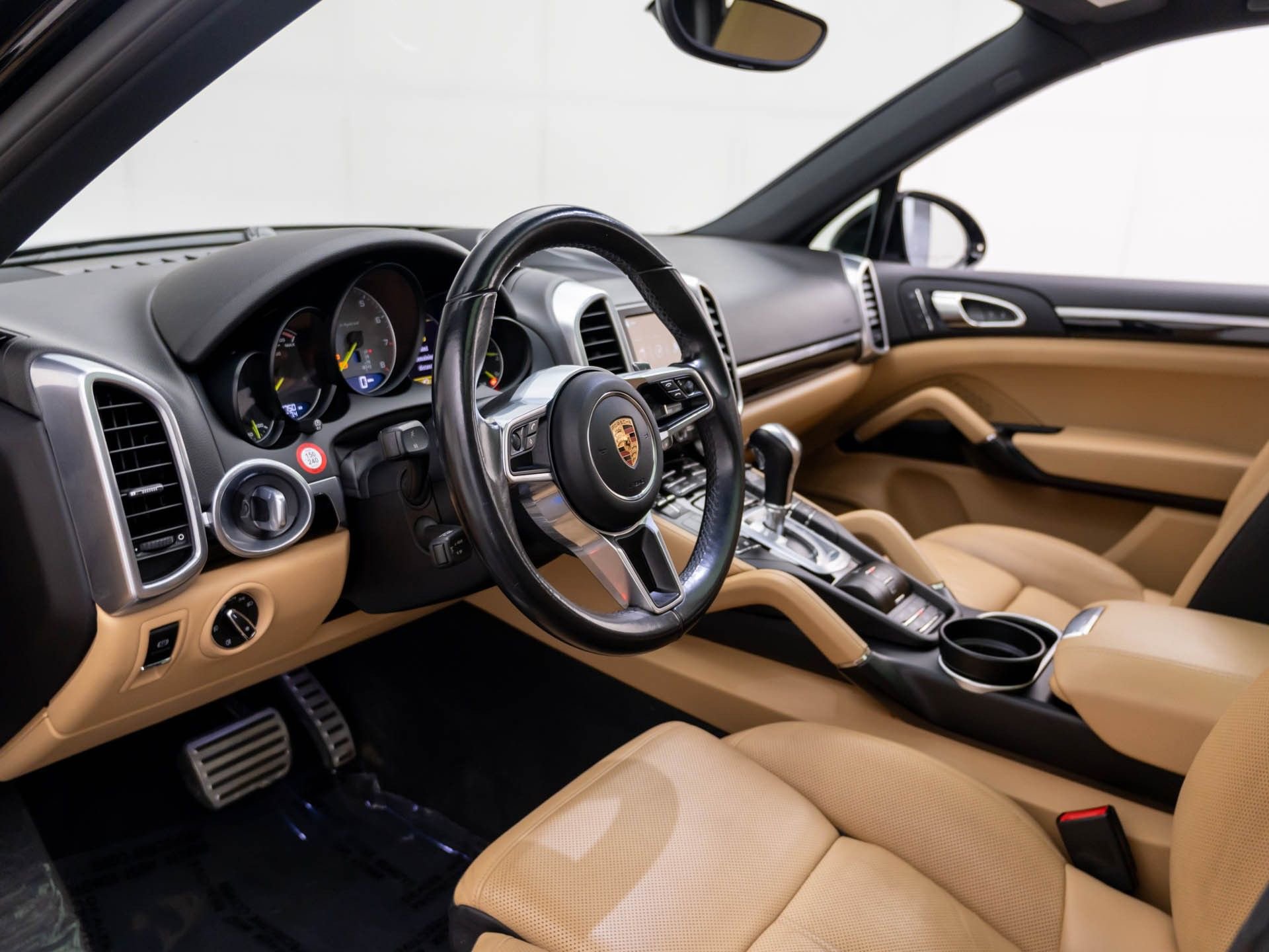 Used 2016 Porsche Cayenne S AWD/4WD image 4