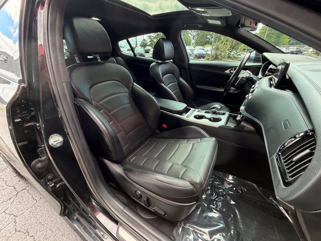 Used 2023 Kia Stinger GT2 image 30