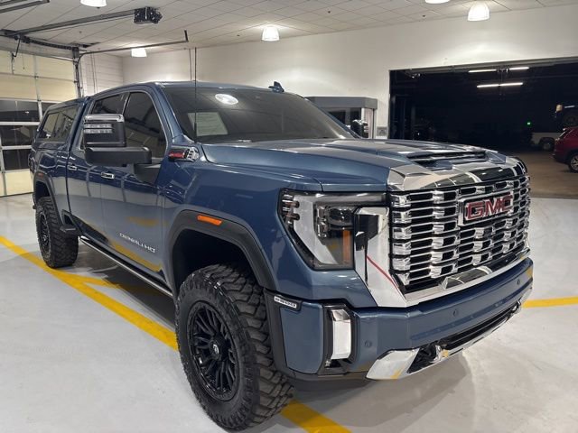Used 2024 GMC Sierra 2500 Denali w/ Denali Reserve Package image 4
