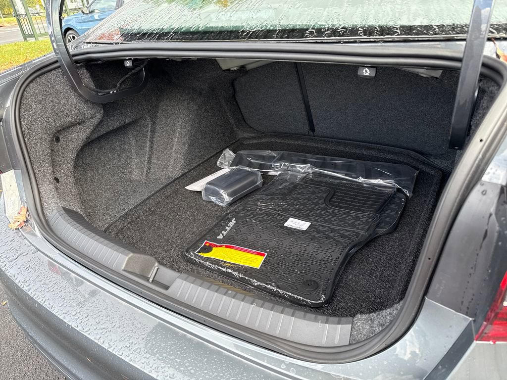 New 2025 Volkswagen Jetta SE image 15